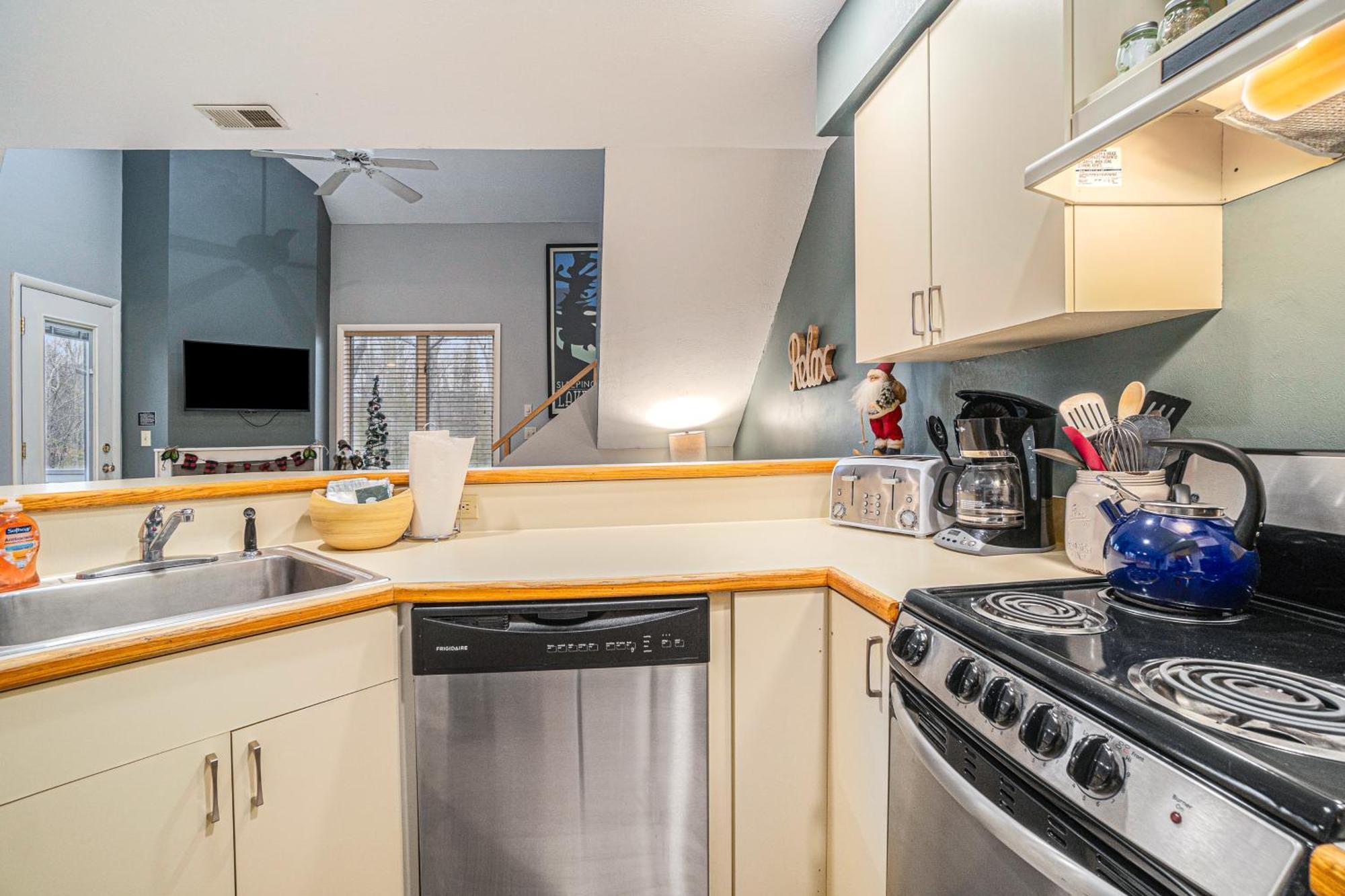 Wintergreen Condos Thompsonville Room photo